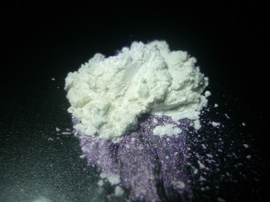 Violet mica powder